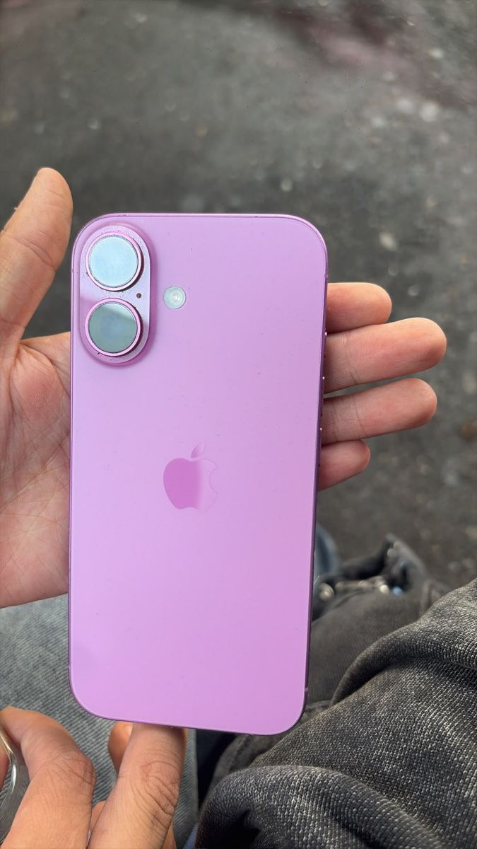 Apple Telefoni cellulari / Smartphones: iPhone 15 pro max  – Usato da Teufen Ar venduto da Exclusive.stuff.CH 1