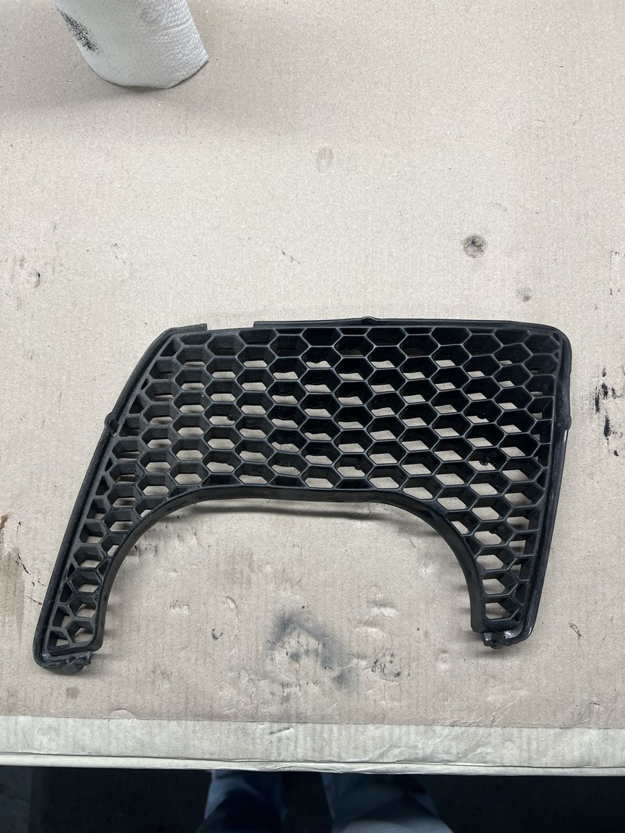 Tutti pezzi di ricambio auto: Grille 147 gta – Usato da Arzier-Le Muids venduto da ale_r2nf