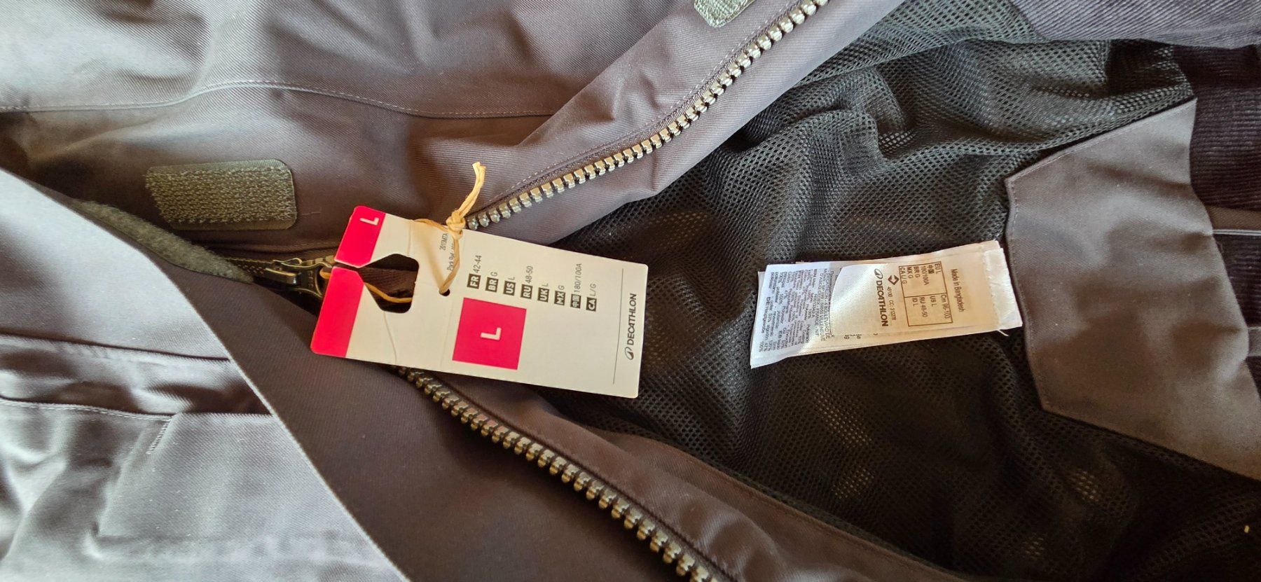 Giacche: QUECHUA Wasserdichter Wanderparka – Nuovo e nell'imballaggio originale da Därstetten venduto da Spruso95 1
