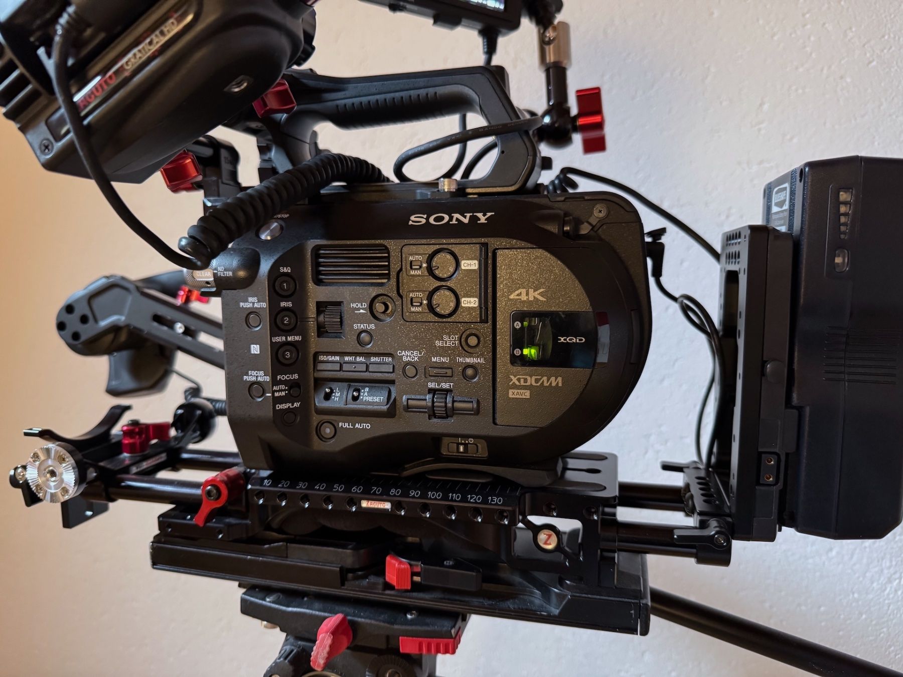 Sony Videocamere: Bundle Sony FS7 4K + Zacuto Gratical HD + Rig Complet – Usato da Delémont venduto da yannickbarthe 8