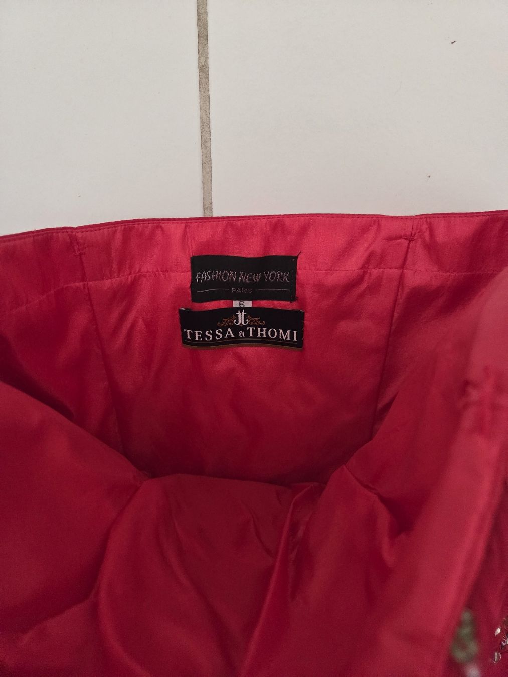 Vestiti: Cocktailkleid Grösse XS – Nuovo (secondo la descrizione) da Tschingel venduto da Olivia.S 1