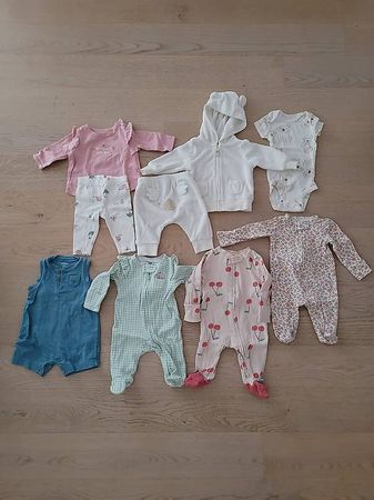 Babykleider Mädchen Grösse 3 Monate im Set, Marke Carters