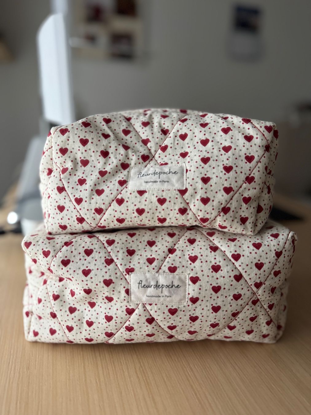 Custodie per cosmetici: Necessaire/Schminktasche rote Herzchen, Handarbeit – Nuovo (secondo la descrizione) da Landschlacht venduto da XXVII_XI
