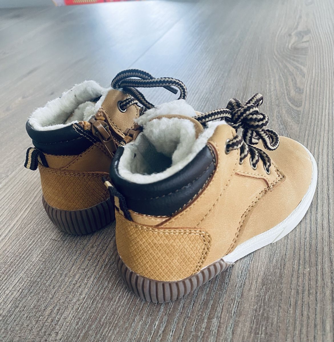 Schuhe für Jungen: Bottines enfant fourrées, couleur camel - taille 20 – Neu (gemäss Beschreibung) aus Delémont von bou_26