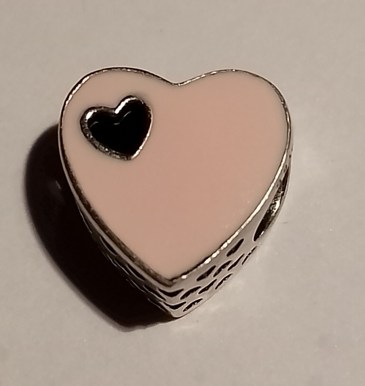 Pandora Pendentifs: Pandora Charm Herz  mit Emaille  – D'occasion à Therwil par col_m6rx 1
