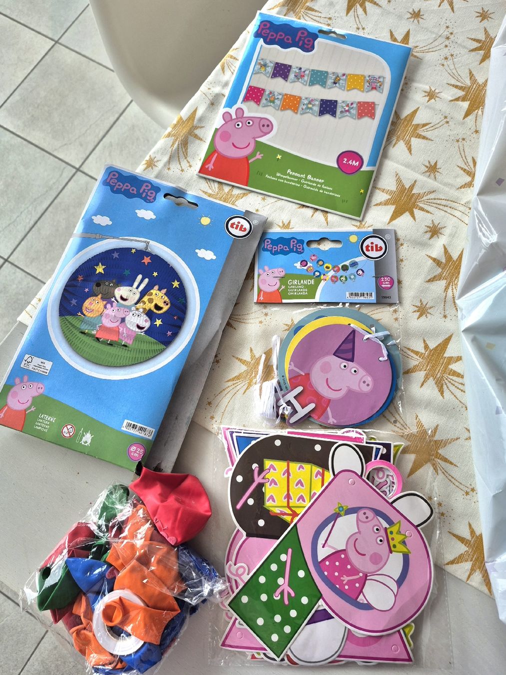 Tutte le decorazioni: Peppa pig Geburtstag deko + 39x Balloons – Nuovo (secondo la descrizione) da Zug venduto da mikey1130