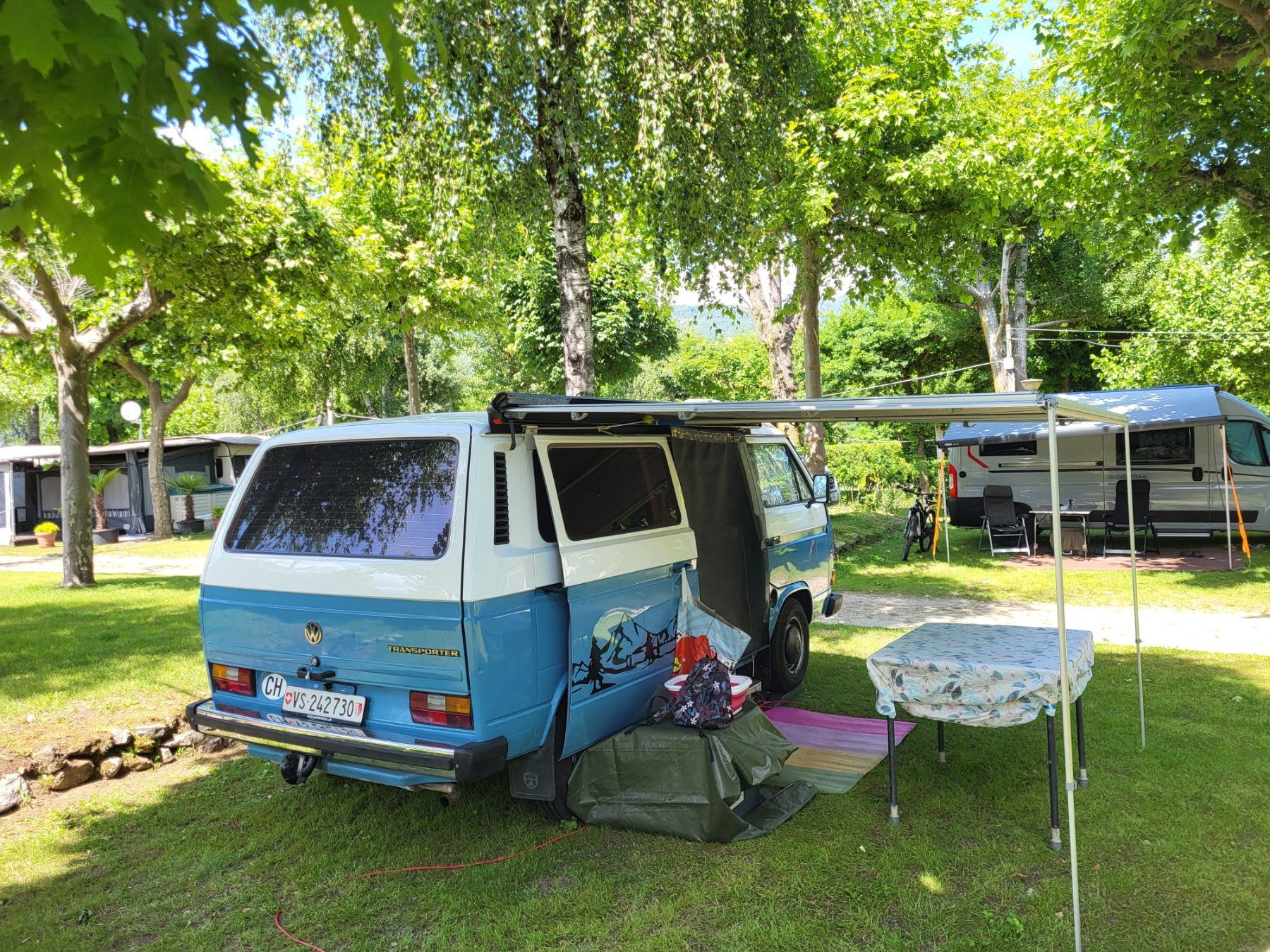 VW Véhicules de camping: VW BUS  T3 / TYP 2 mit Camping Ausstattung – D'occasion à Bürchen par Karebs 2