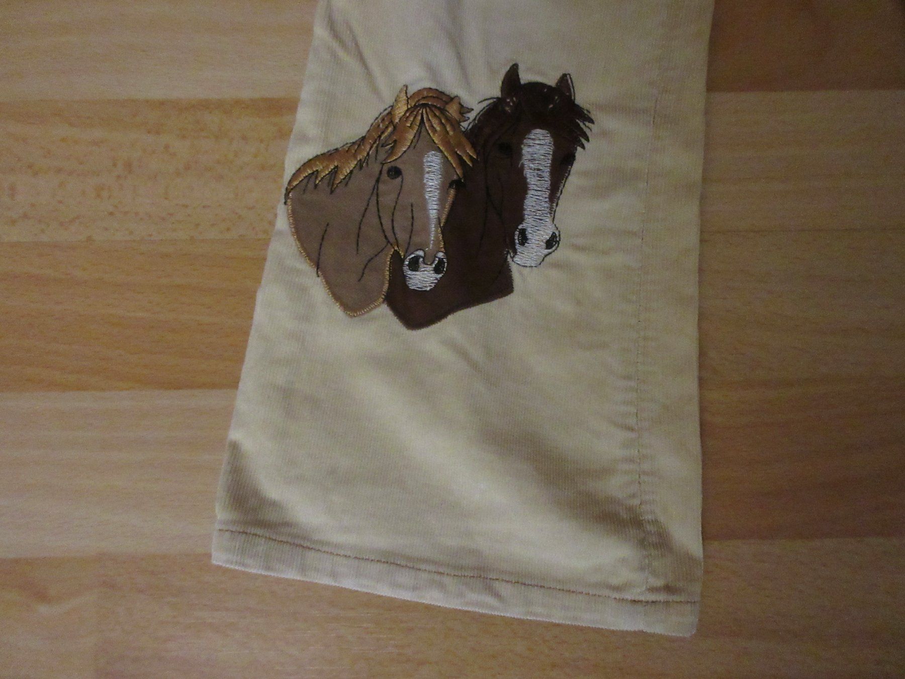Pantaloni: Cordhose beige Grösse 122 – Usato da Kaisten venduto da renault015 1