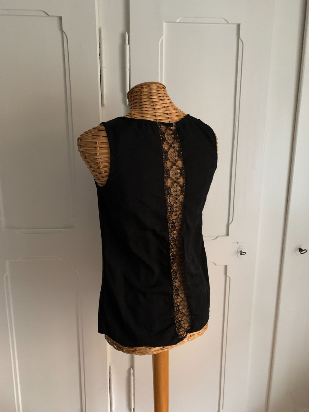 Tops: Top schwarz mit Spitze - S – D'occasion à Zürich par Diazaio 2