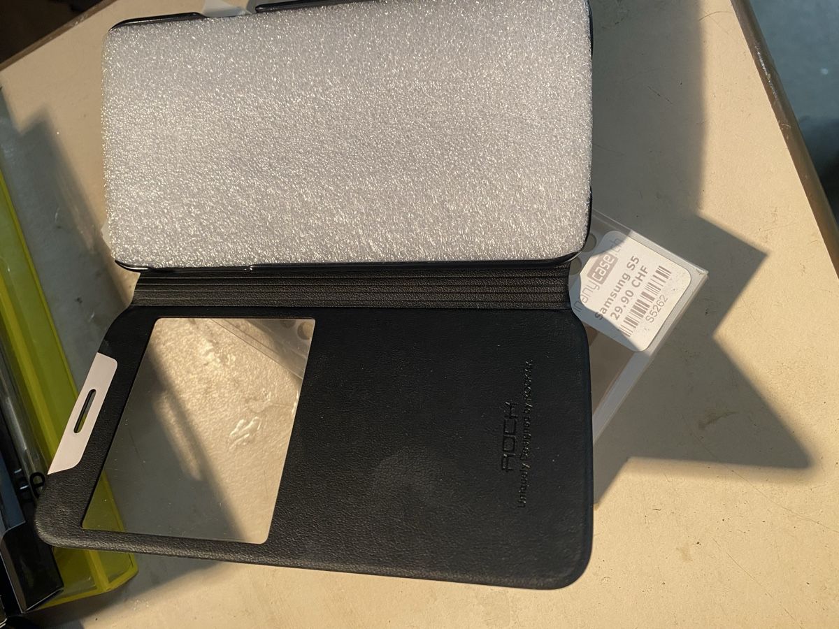 Samsung Cover & Protezioni schermo: Etui für Samsung S 5 – Nuovo e nell'imballaggio originale da Niederhasli venduto da lanzanese 1
