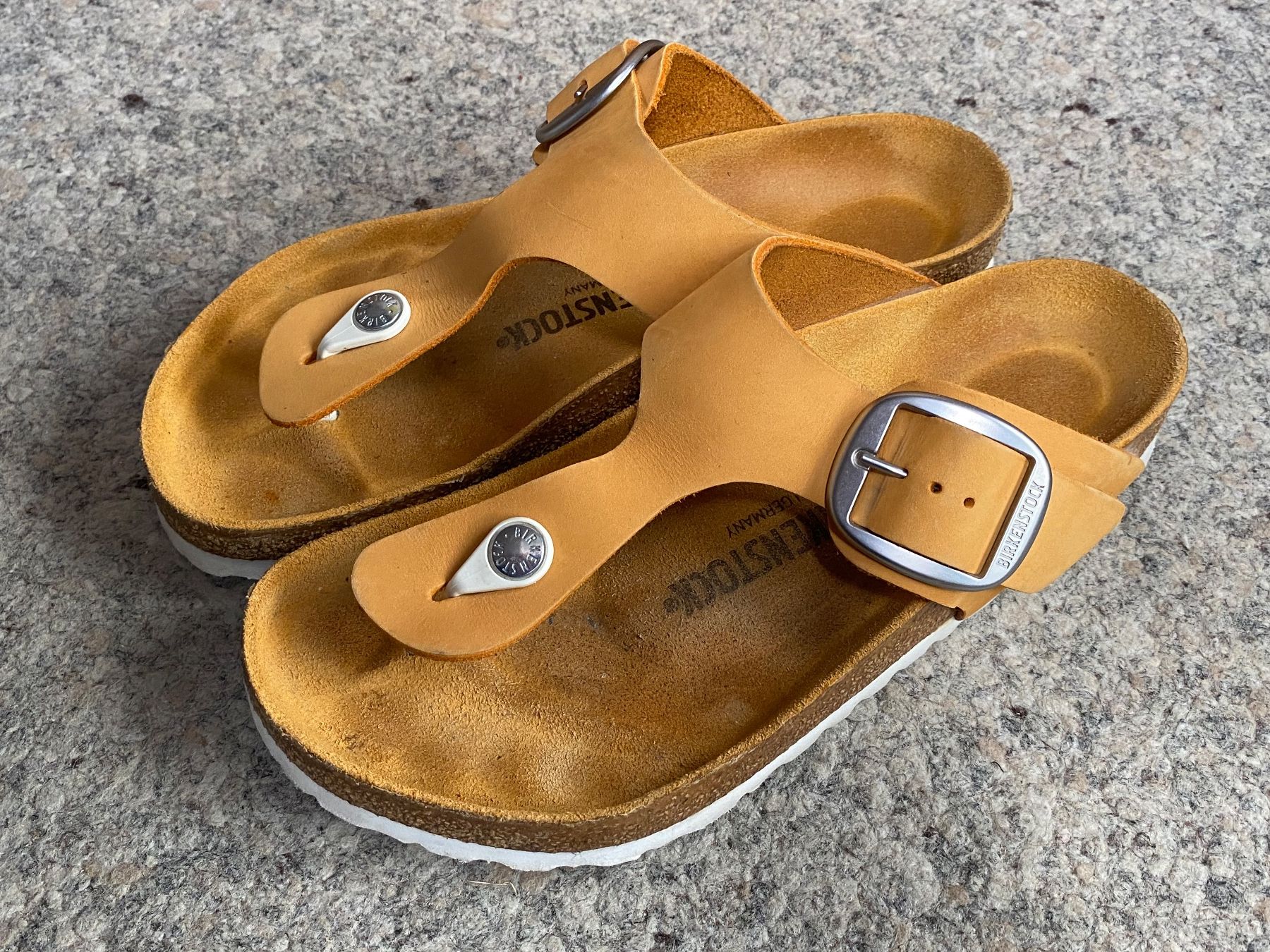 Birkenstock Scarpe da donna: Birkenstock Gizeh Big Buckle Gr. 39 – Usato da Wattwil venduto da edel88