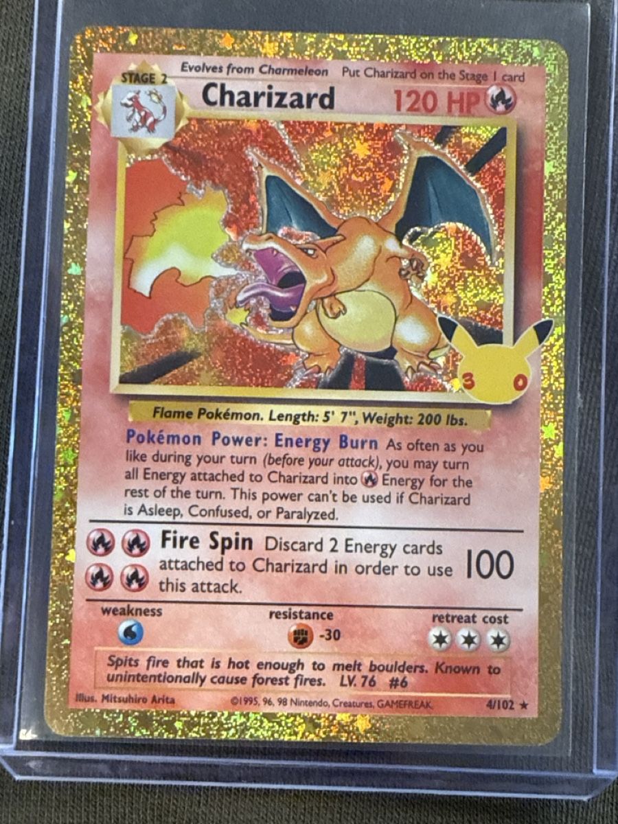 Pokémon Carte collezionabili: Charizard 4/102 Pokemon 30th Celebration – Nuovo (secondo la descrizione) da Zürich venduto da Golduck