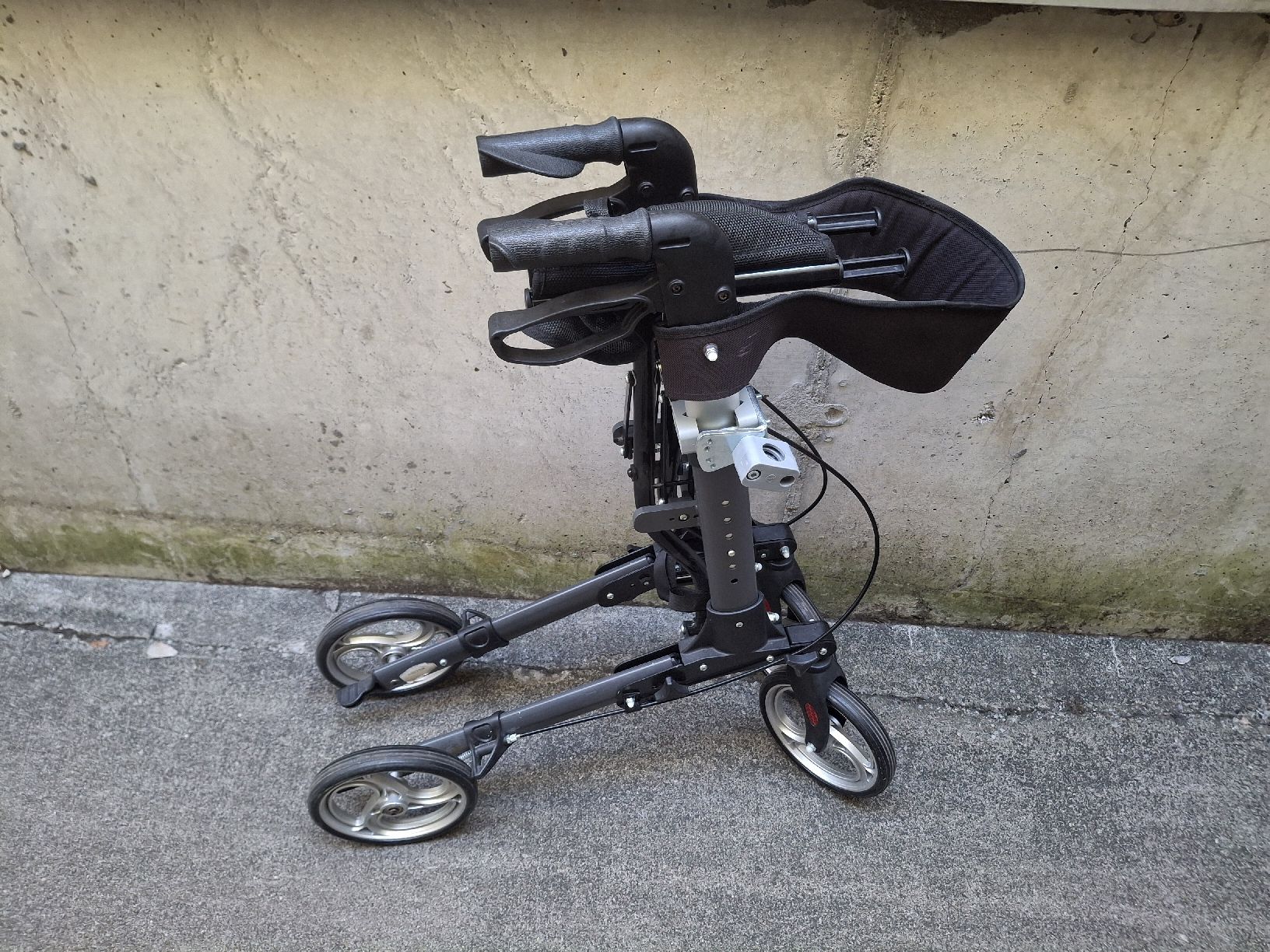 Ausili per la deambulazione: Rollator, Gehhilfe Walzvital – Usato da Fislisbach venduto da HurtiBrocki 5