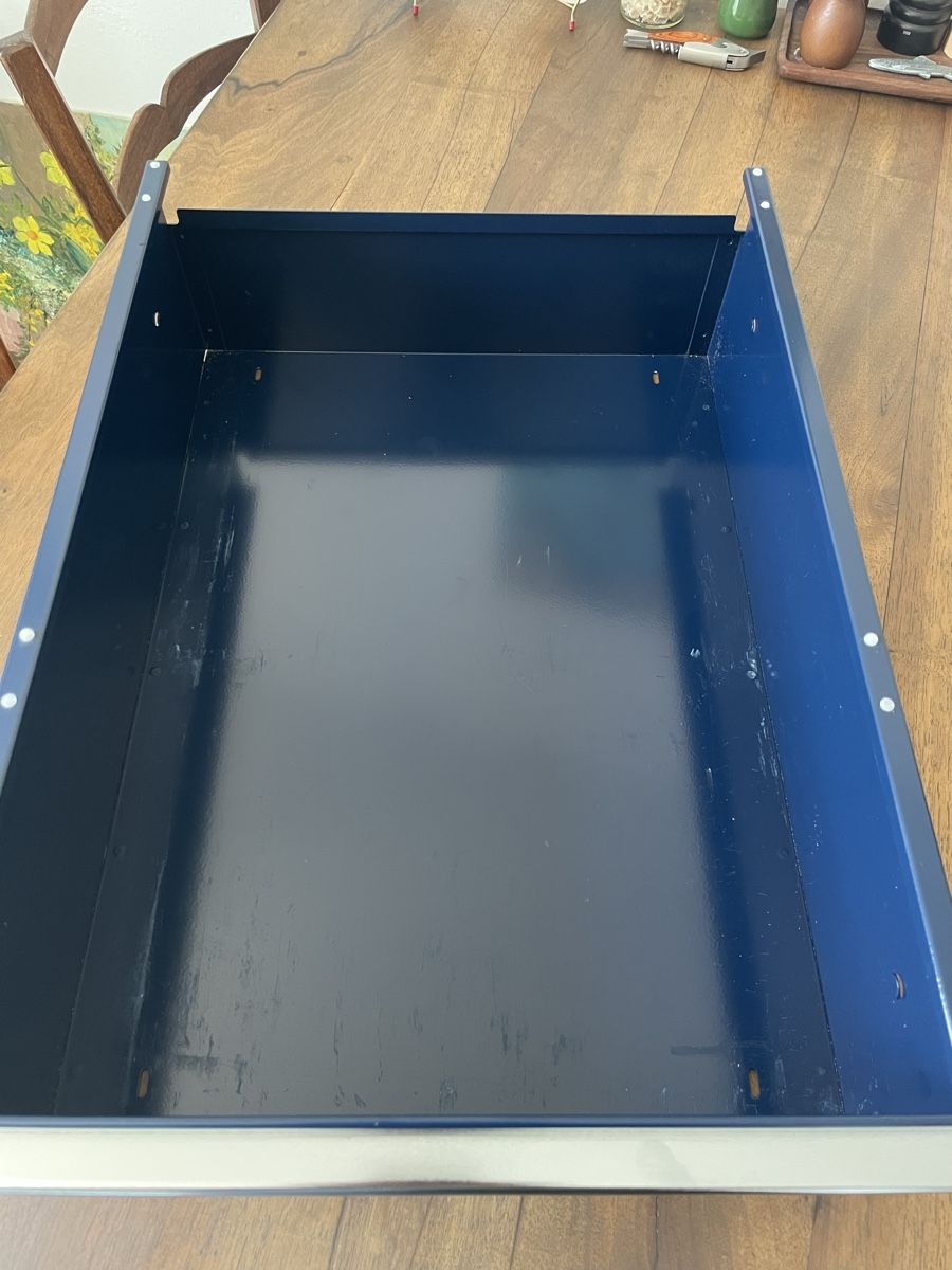 Sonstige Dekorationen & Accessoires: USM Schublade stahlblau – Gebraucht aus Schaffhausen von O.V. 1