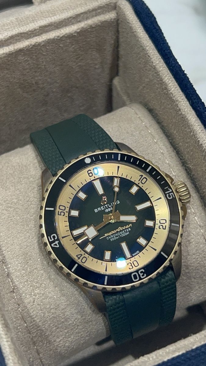 Breitling Uhren: BREITLING SUPEROCEAN AUTOMATIC 42 – Gebraucht aus Schaffhausen von glamour-shop