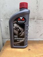 14 Flaschen Getriebeöl SAE 80W-90 der Marke Midland.