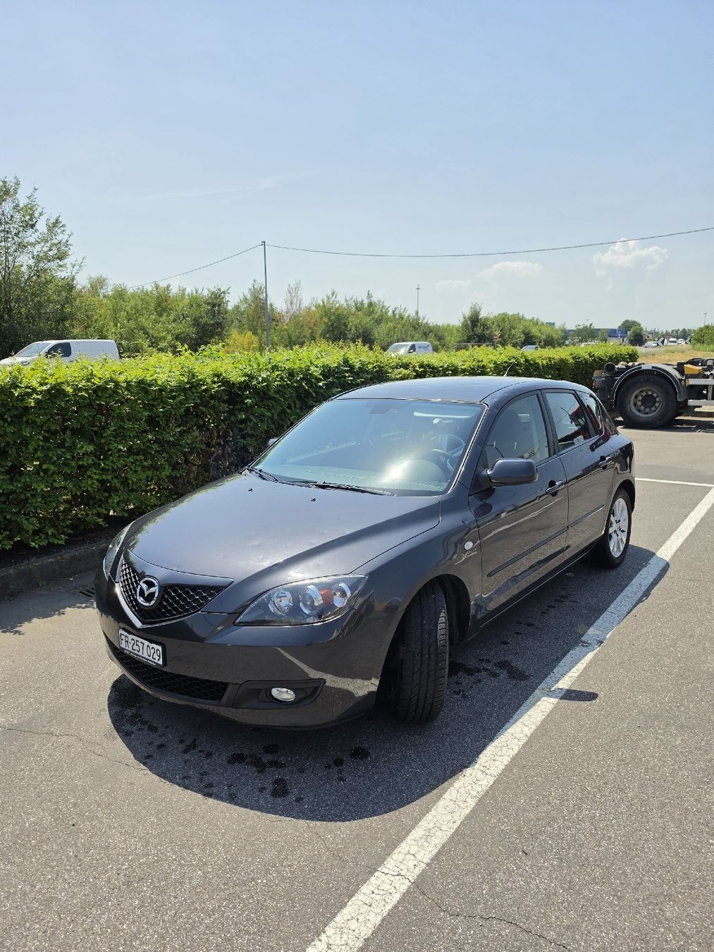 Autos: Mazda 3 160.000 km Ab. 1.- – D'occasion à Charmey (Gruyère) par lal_lzp7 3
