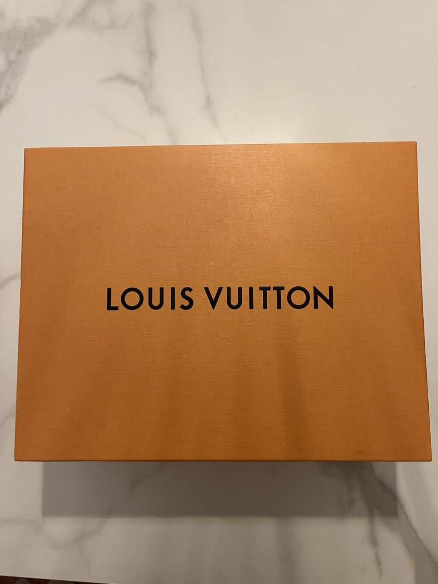 Louis Vuitton Chaussures femmes: Louis Vuitton Sneakers, Grösse 36 – D'occasion à St. Gallen par absky
