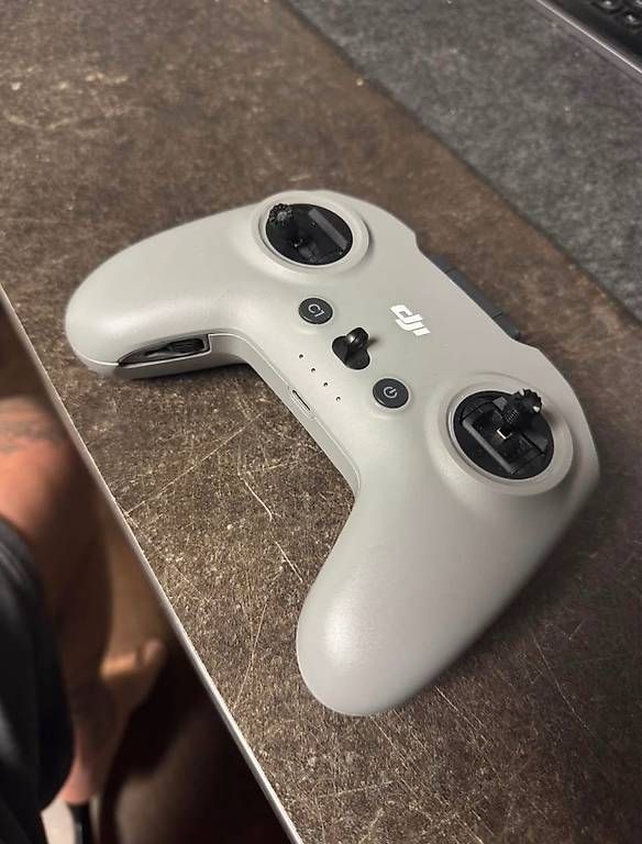 Commande à distance: Dji FPV Controller 2 – D'occasion à Frümsen par tattoonn