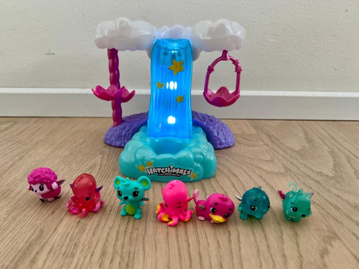 Giocattoli: Hatchimals Spiel-Set Wasserfall. 7 Spielfiguren. – Usato da Muttenz venduto da steve0074 1