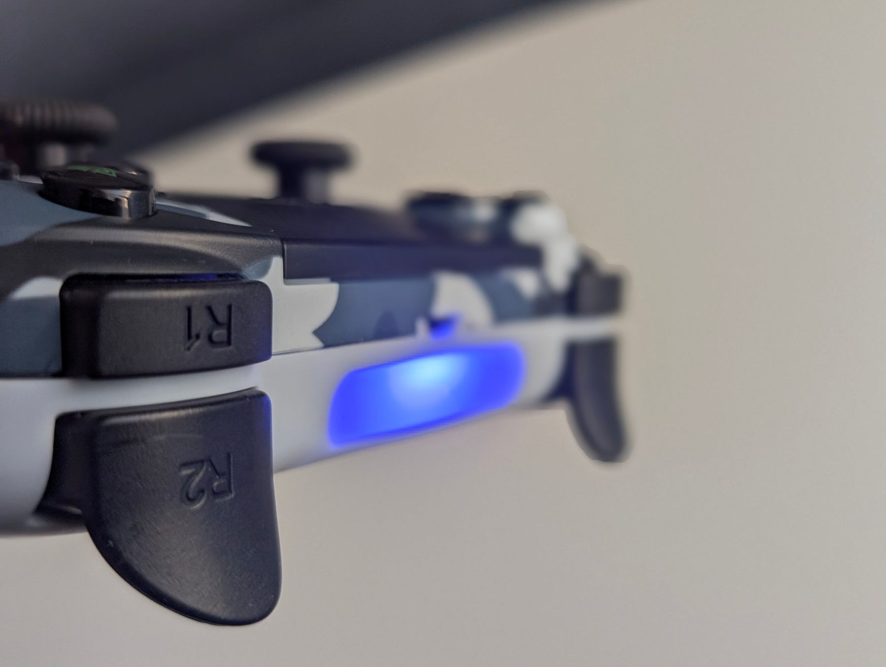 Controller: PlayStation PS4 Controller Under Control – Usato da Genève venduto da ssc263 1