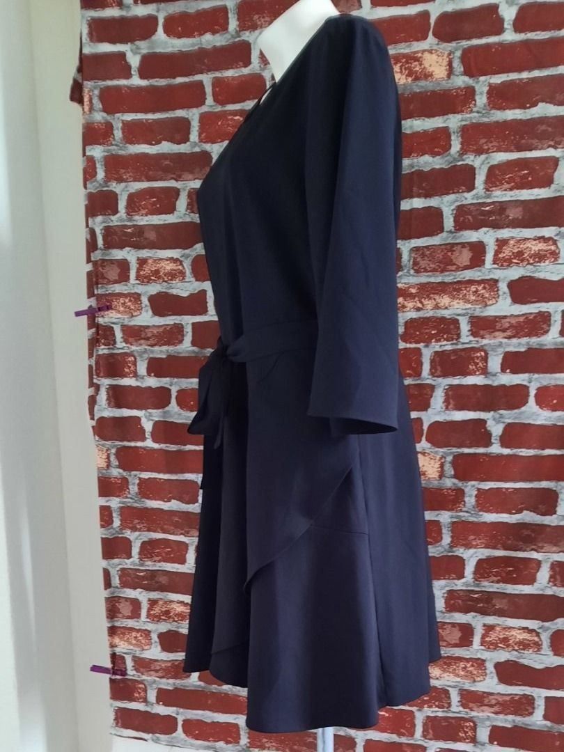 Avant Premiere Vestiti: AVANT PREMIERE Midikleid schwarz Gr. 44 – Nuovo (secondo la descrizione) da Seuzach venduto da VT-Collections1 2
