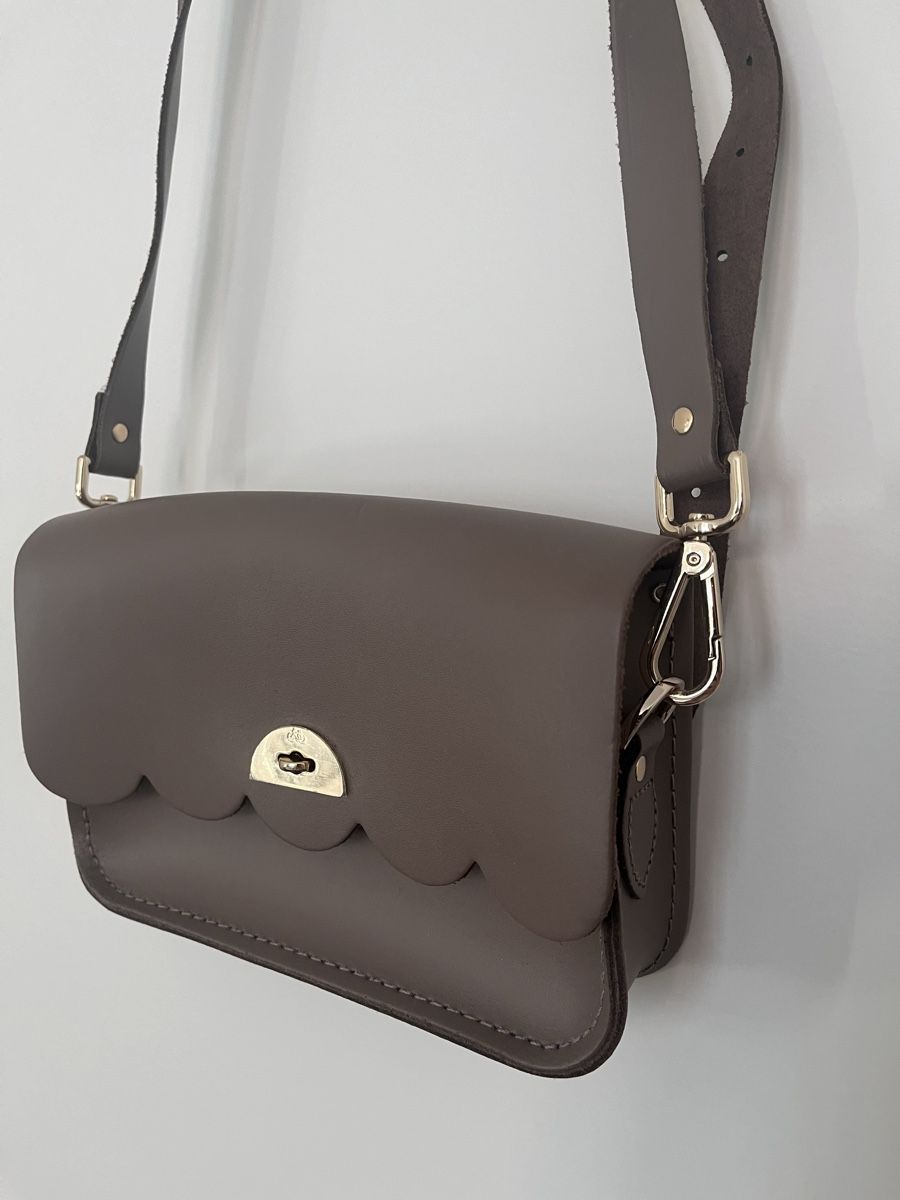 Borse da donna: Ledertasche (Nie getragen) – Nuovo e nell'imballaggio originale da Allschwil venduto da MaloseS08 1