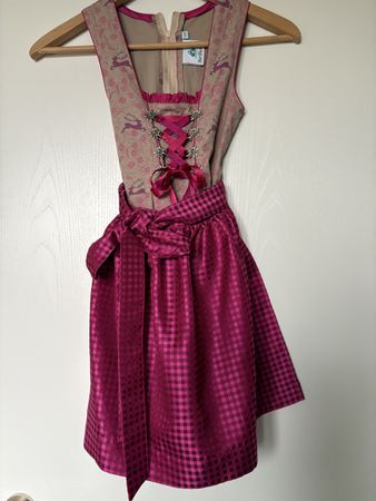 Dirndl Mädchen mit Bluse Gr.128 neuwertig