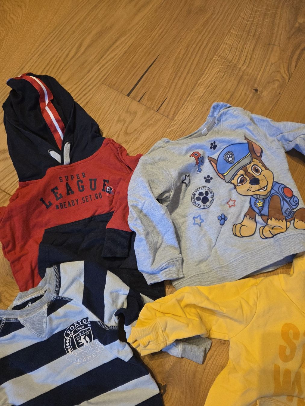 Pullover & Sweatshirts: Pullover gr 86 – Gebraucht aus Eschenz von Carmenr93 1