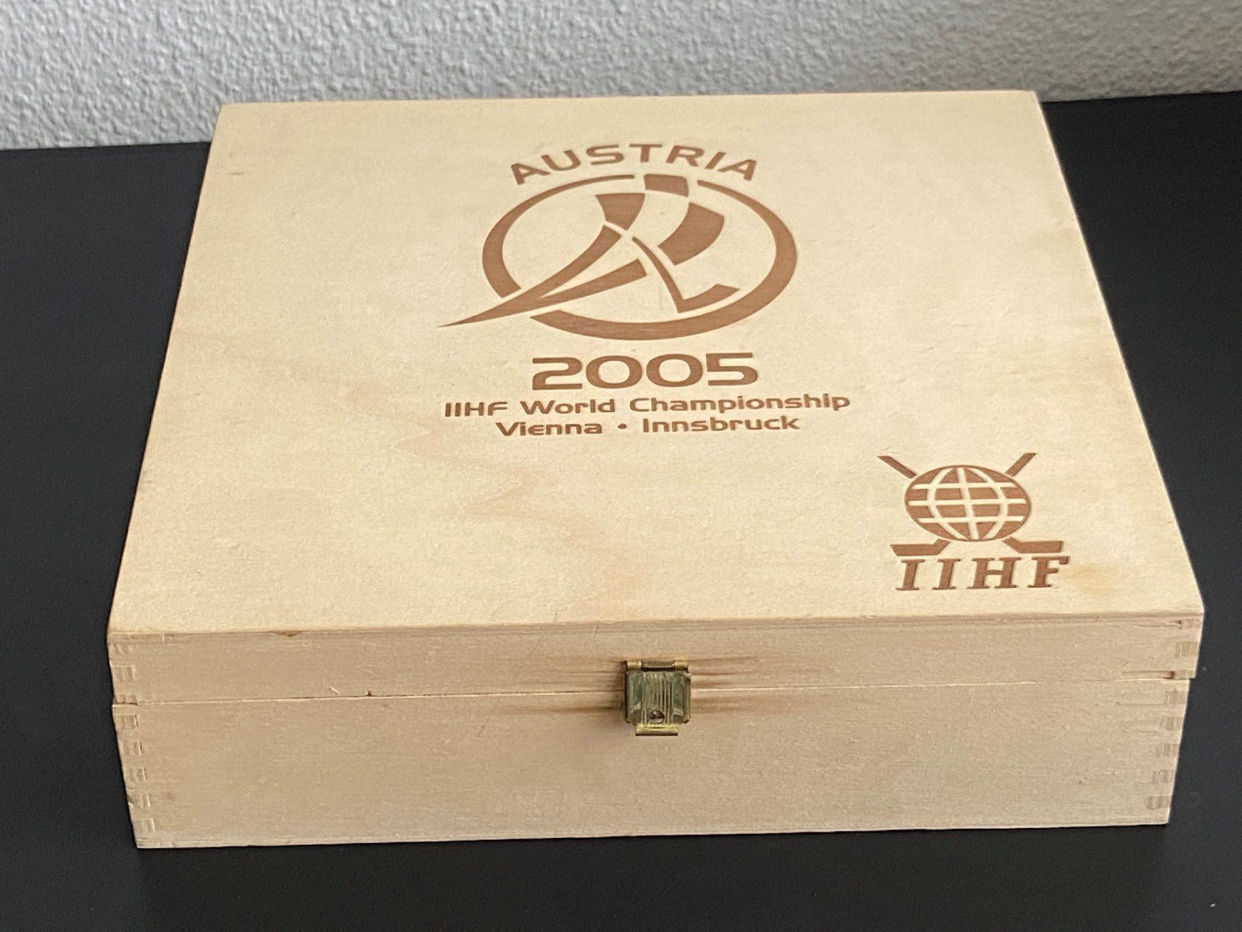 Albums: Souvenir Eishockey WM 2005 Wien – D'occasion à Unterengstringen par Lastchance 1