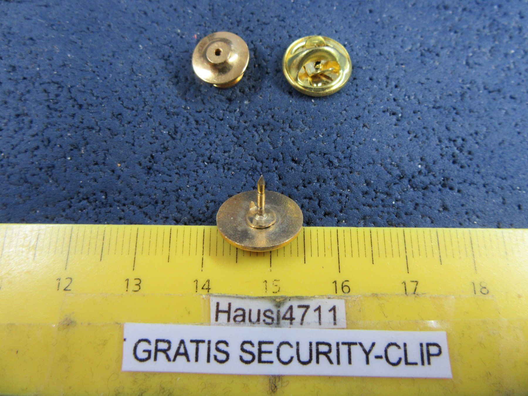 Audi Placchette & Badge: AUDI AUTO LOGO SCHMUCK PIN ENAMEL KLEIN MIT SECURITY-CLIP – Usato da Ettingen venduto da Hausi4711 2