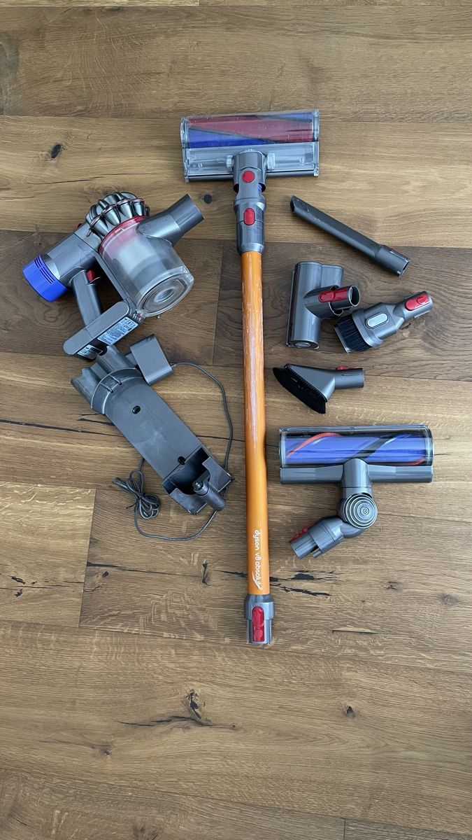 Dyson Aspirapolveri & Accessori: Dyson V8 absolute – Usato da Thun venduto da upsli
