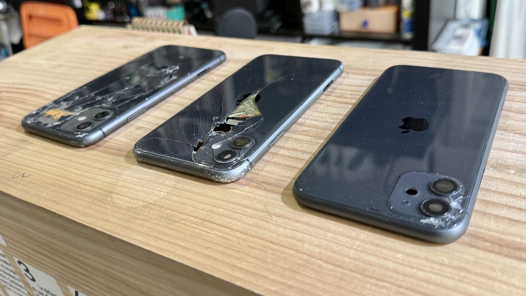 Apple Telefoni cellulari / Smartphones: 3 chassis iphone 11 pour pièces réparation – Usato da Morges venduto da DA-repa 3
