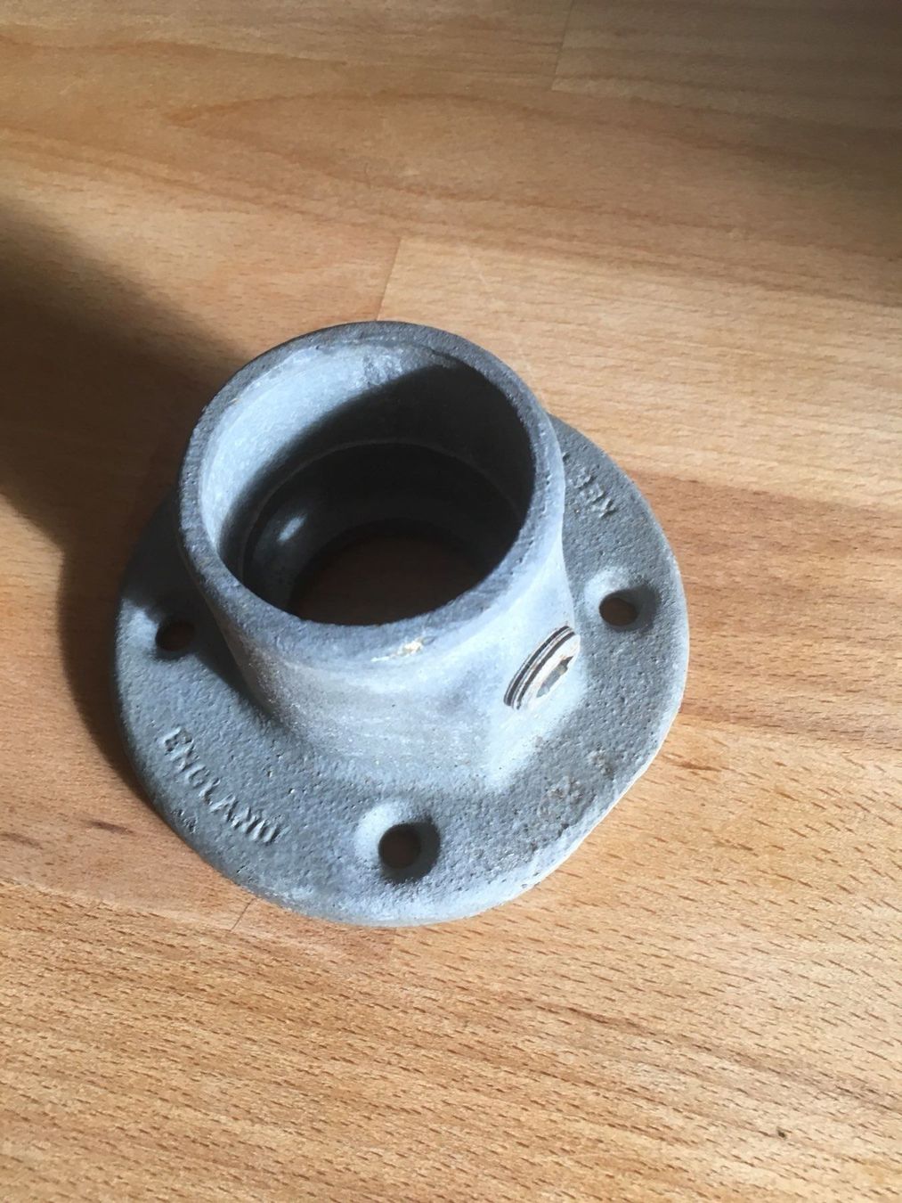 Wandhalterungen: Metallstangenhalter – Neu (gemäss Beschreibung) aus Däniken SO von Sonjab0