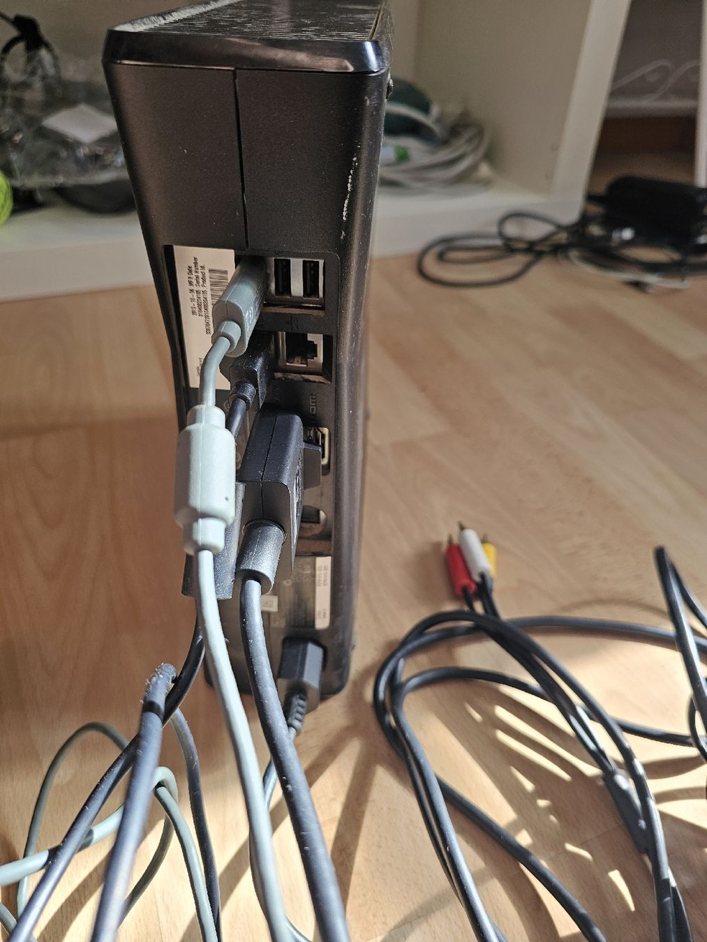 Microsoft Console: Xbox 360 S mit Kinect Kamera – Usato da Seuzach venduto da hwulf 2
