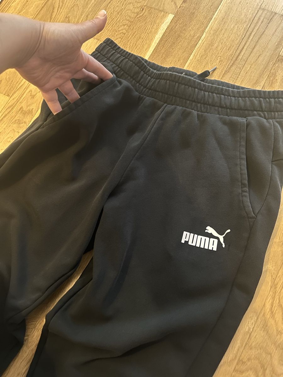 Puma Pantaloni: Schwarze Puma Trainingshose Gr. M – Usato da Erlinsbach SO venduto da dikaan 1