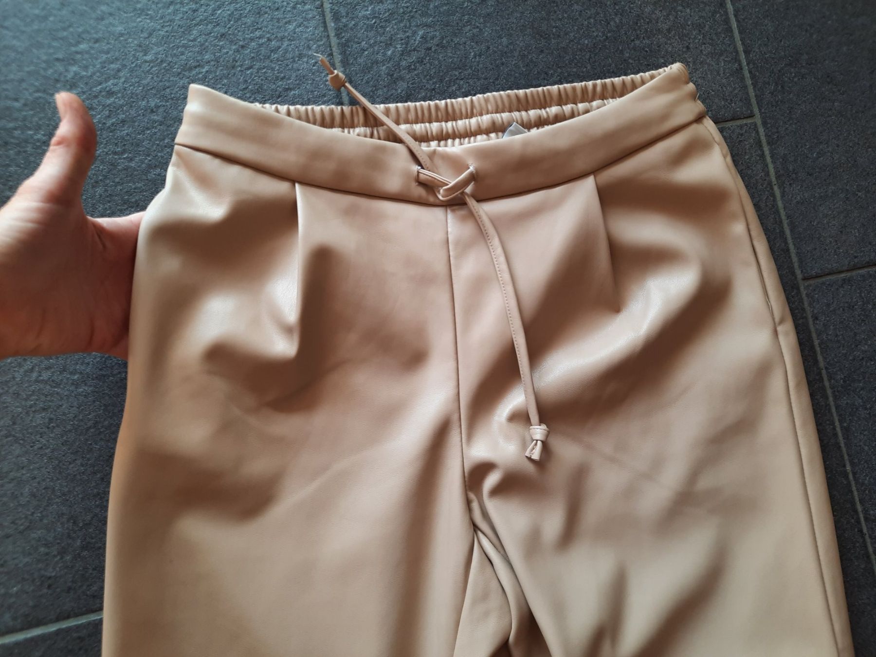Vila Pantaloni: VILA  Damen Kunstlederhose Gr.36 – Nuovo (secondo la descrizione) da Buchs SG venduto da miska01 2