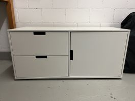 Weisses Sideboard mit 2 Schubladen und Schrank