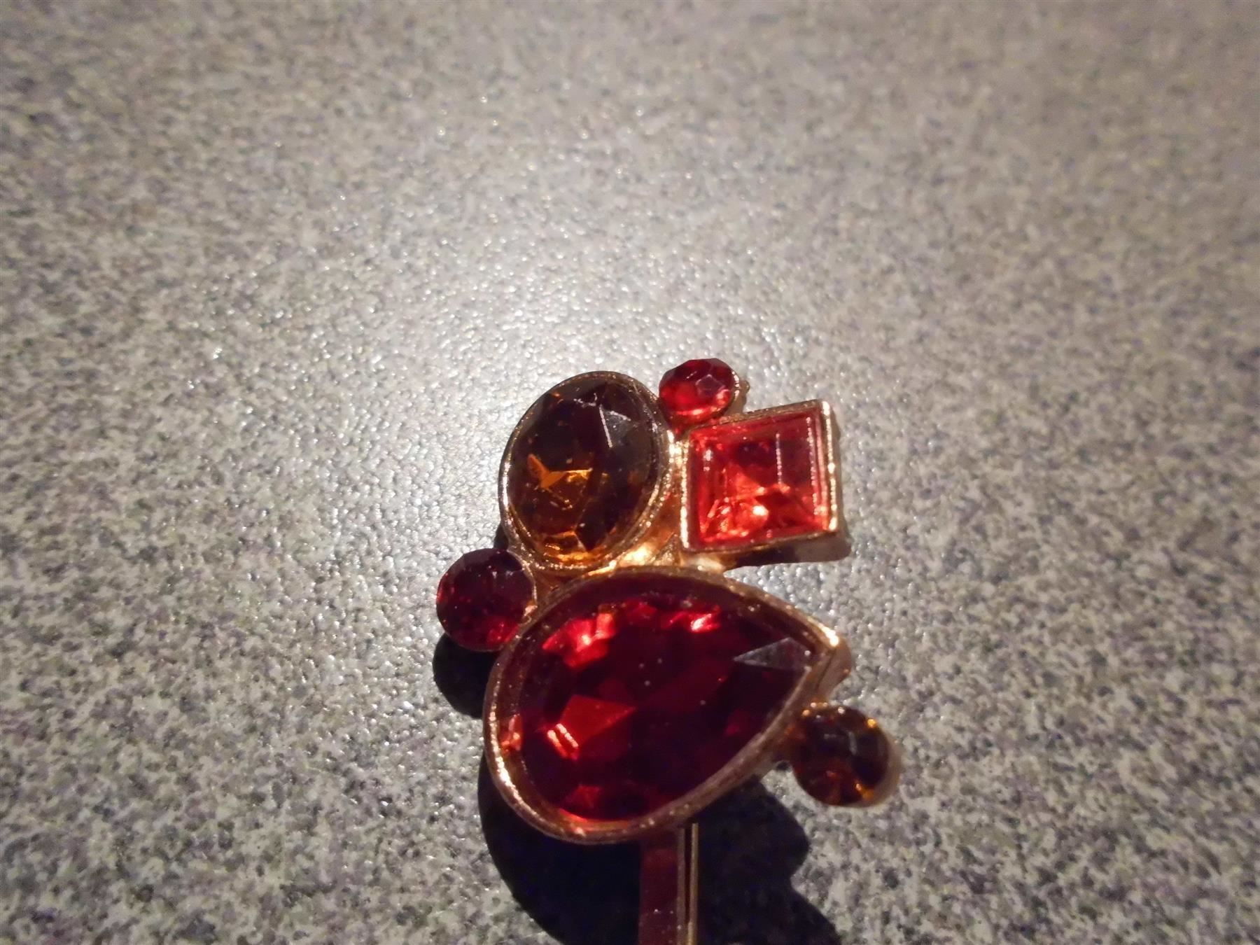 Haarschmuck: Haarspange versch. Steinchen rot – Neu (gemäss Beschreibung) aus Zürich von abraxas1291 1