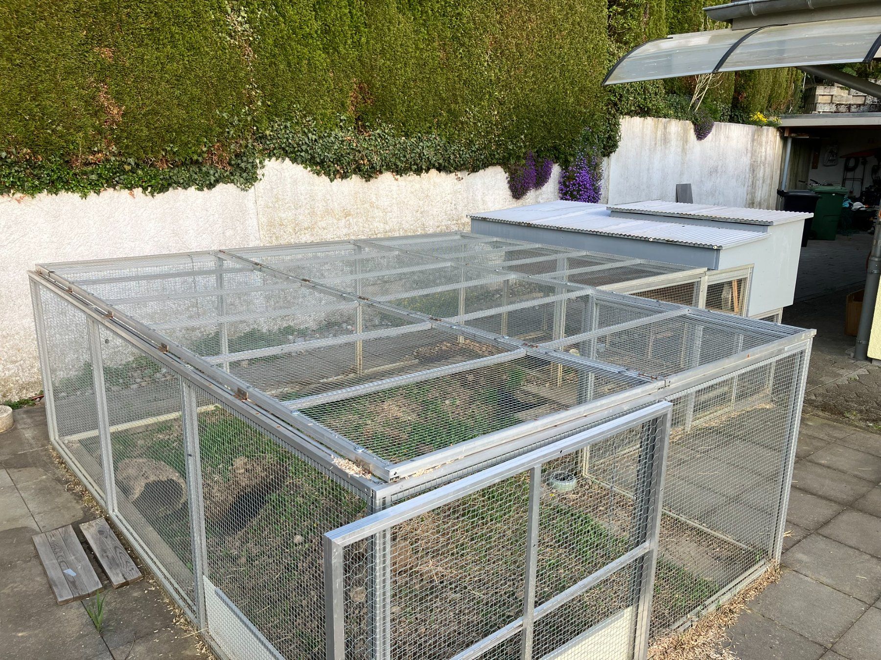 Cages, transport & sécurité: Kaninchenstall mit Gehege – D'occasion à Meisterschwanden par hesasice 2