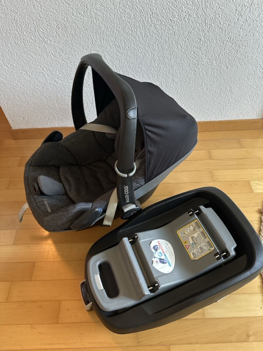 Maxi-Cosi Auto-Kindersitze: Maxi-Cosi Pebble Plus Babyschale mit Isofix Base 2 – Gebraucht aus Bern von Tami0110 2