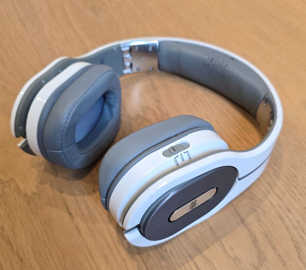 Psb Cuffie: PSB M4U 2 Kopfhörer mit Active Noise Cancellation (ANC) – Usato da Herrliberg venduto da evo2023