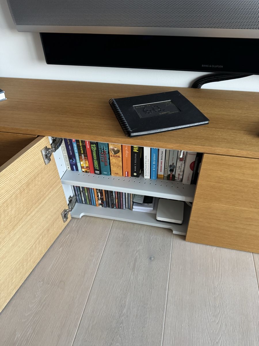 Mobili TV: Sideboard Eiche mit 6 Fächern guter Zustand 200cm – Usato da Stäfa venduto da kimi8905 1
