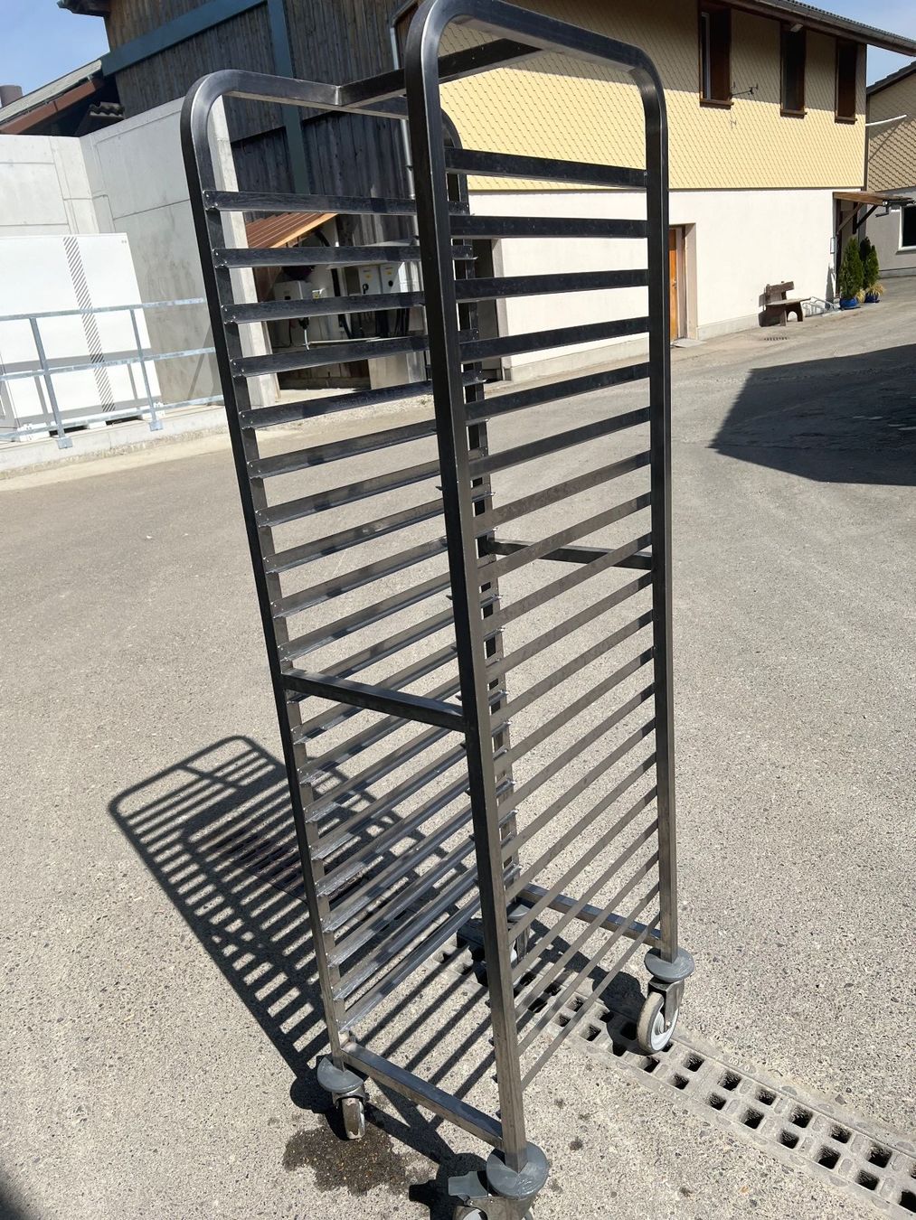 Elettrodomestici da cucina: Robuster Regalwagen GN 1/1 – Nuovo e nell'imballaggio originale da Gossau SG venduto da Sombat 1