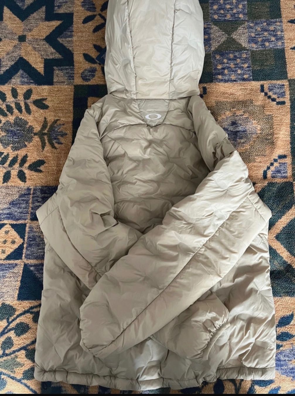Oakley Vestes: Fashionable Oakley puffer jacket – Neuf (Voir description) à Plan-Les-Ouates par Loved_Panda_Clothing 3