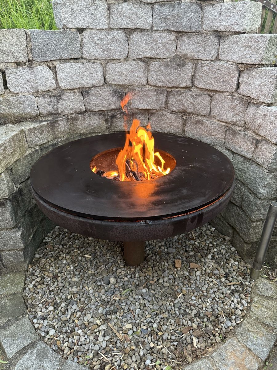 Cheminée d'extérieur: Feuerschale mit Grillring  – D'occasion à schwellbrunn par stubi78