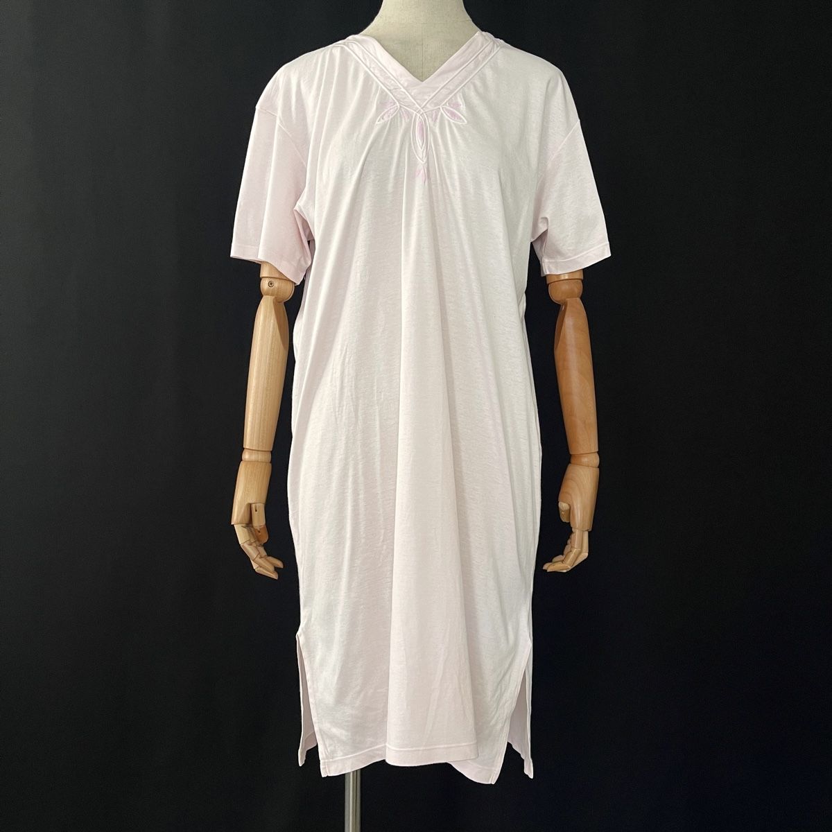 Hanro Vestiti: HANRO Vintage Nightgown – Usato da Emmen venduto da Avviivva_Com2023