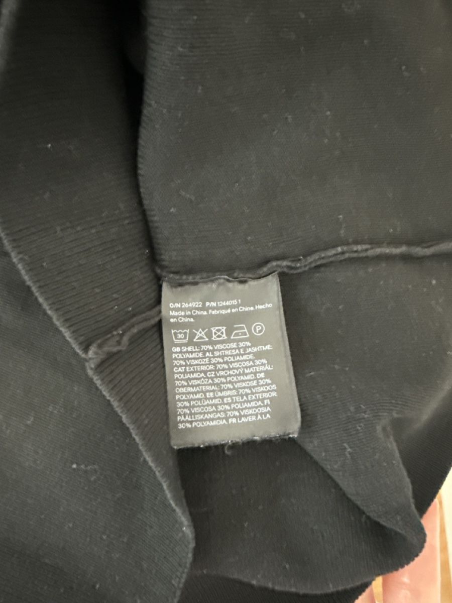 H&M Top: Top mezza manica H&M taglia M – Usato da Baden venduto da LucyPeckam32 4