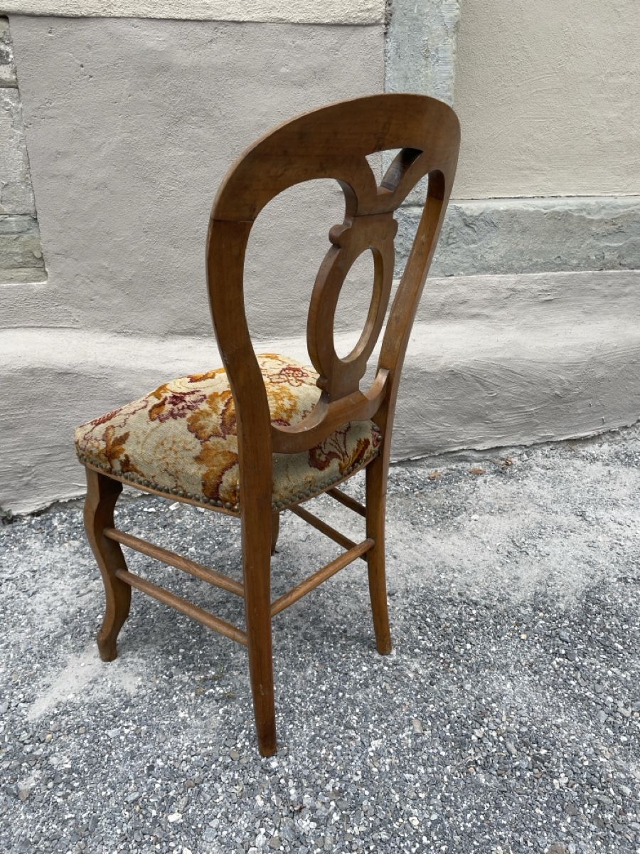 Chaises: Stabelle Nussbaum  – D'occasion à Almens par bsundrix 1