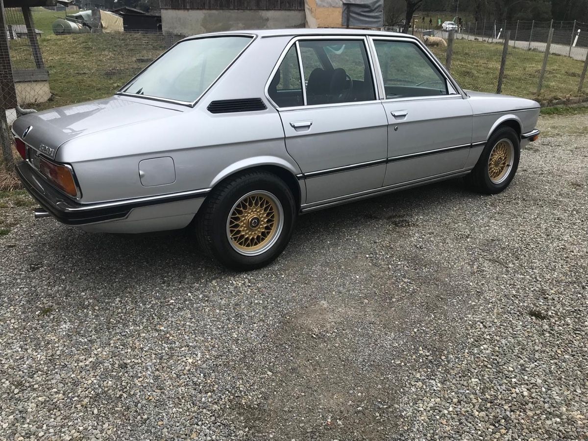 BMW Automobili: BMW 528i Oldtimer, Top Zustand, Veteran – Usato da Neschwil venduto da Luna19610 2